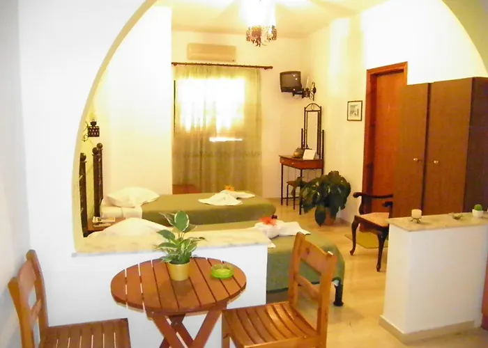 بيت ضيافة Mirsini Pansion